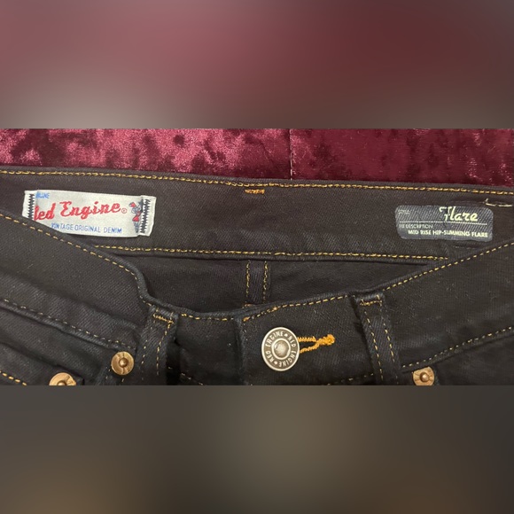 Fun& Flare Like New…Red Engine size 26 Jeans - Picture 2 of 3